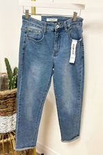 The-Curve-Maker-MOM-Jeans-Light-Denim-5261.jpg