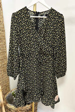 The-Ditzy-Wrap-Style-Dress-Black---Yellow6.jpg