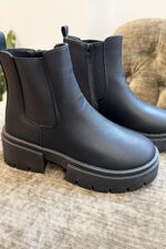 The-Everyday-Chunky-Boots-Black1.jpg
