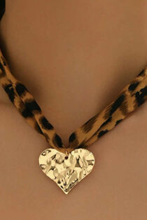 The-Fabric-Leopard-Necklace-Gold-Heart.jpg