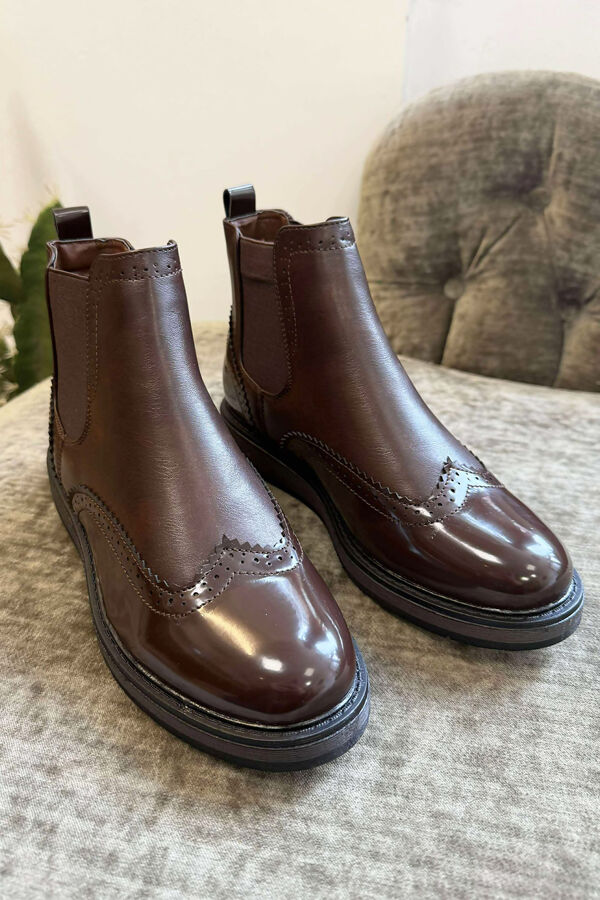 The-Brogue-Boots-Brown.jpg