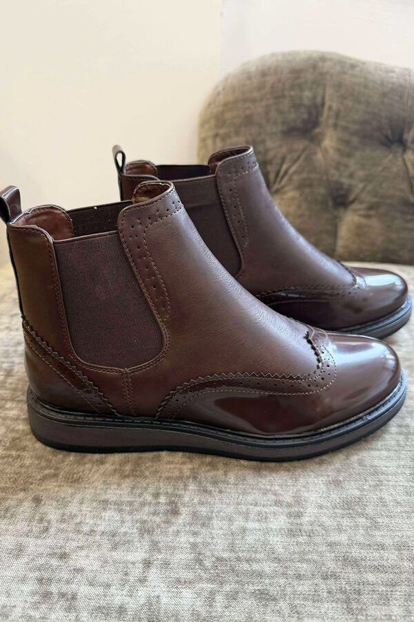 The-Brogue-Boots-Brown1.jpg