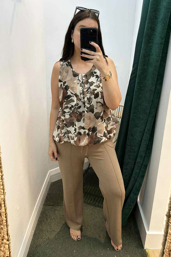 The-Bubble-Hem-Rose-Print-Top-Neutrals.jpg