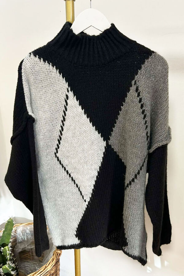The-Diamond-Shape-Knit-Black.jpg
