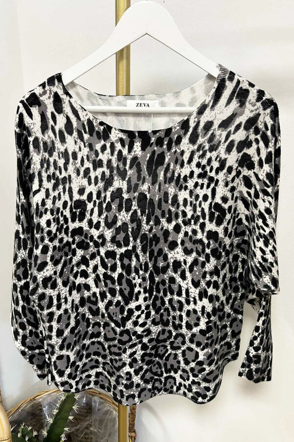 The-Hazel-Leopard-Knit-White.jpg