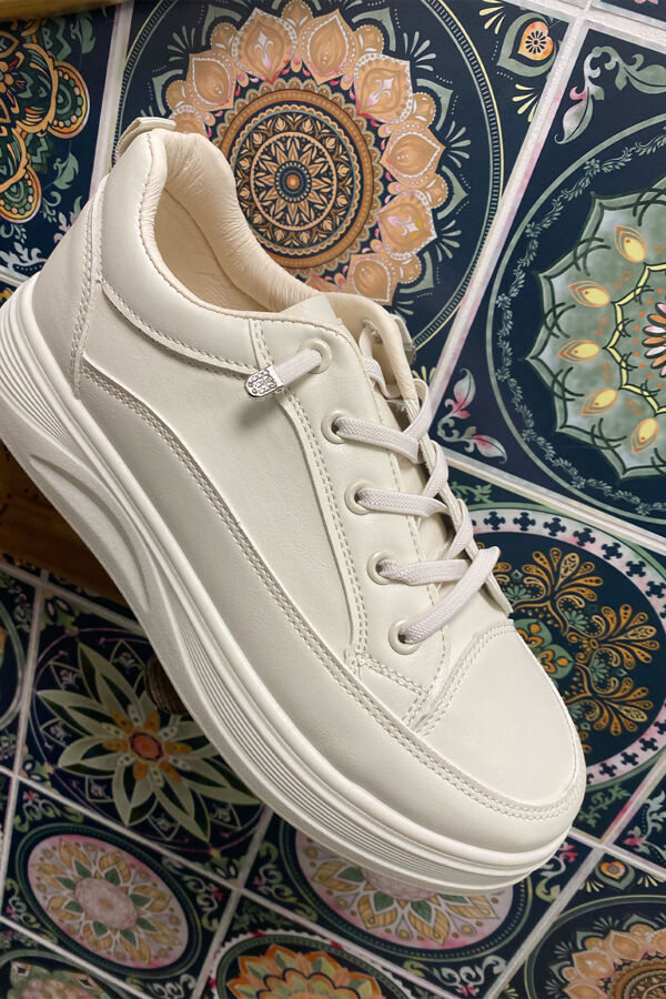 trainer1-1.jpg